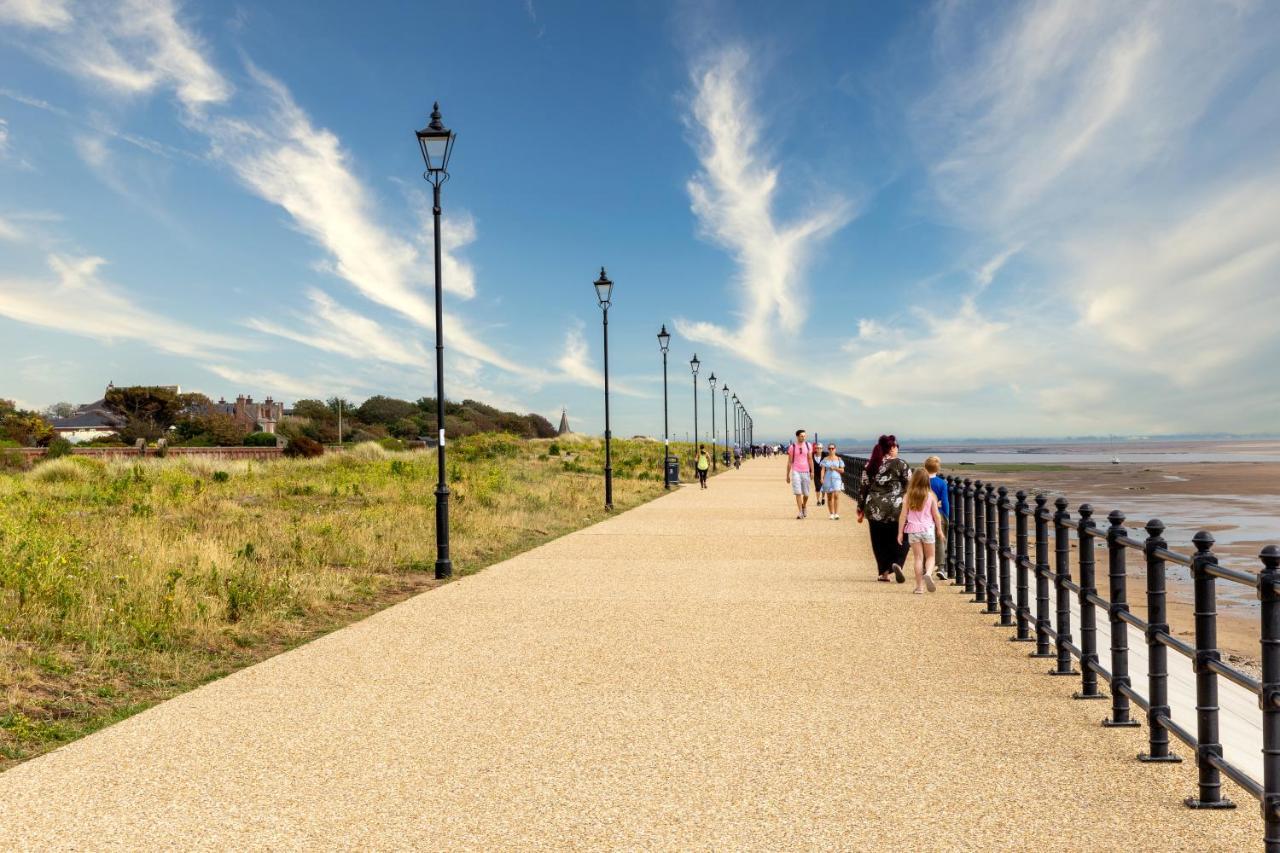 Lytham St Annes, A Spacious, High End, One Bedroomed Apartment 5 Dış mekan fotoğraf